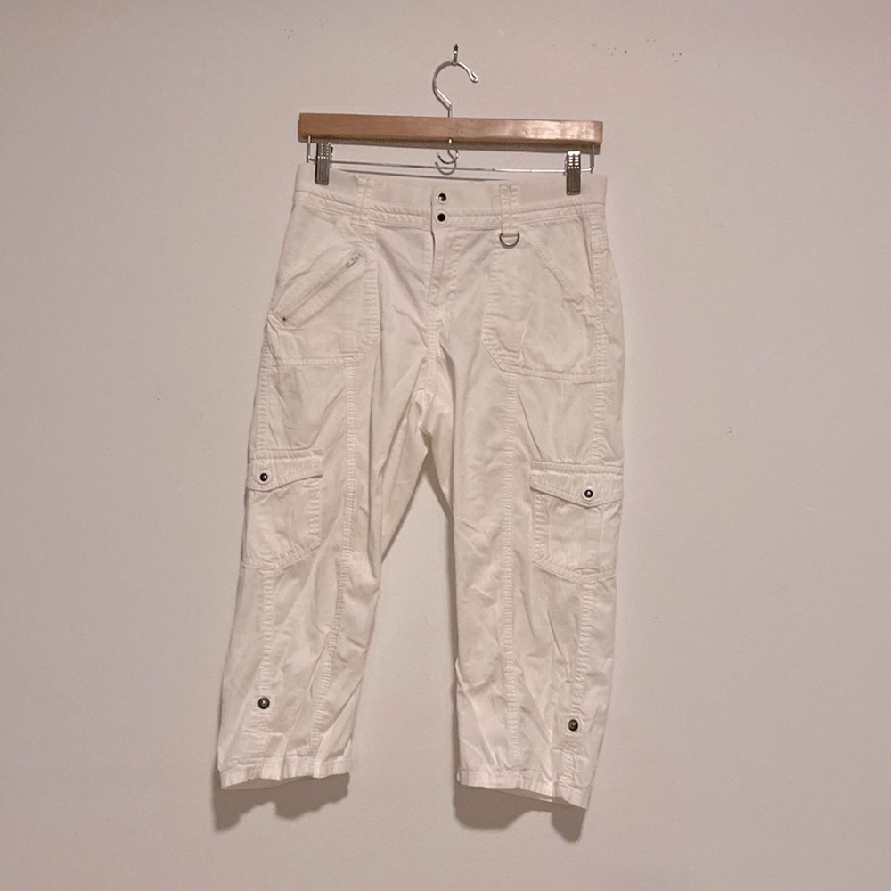 Woman’s White Cargo Capris